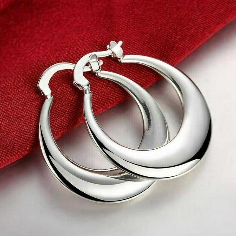 Huitan Hot Trendy Big Circle Hoop Earrings Women Metal Gold Color/Silver Color Versatile Ear Piercing Earrings Statement JewelryGood product