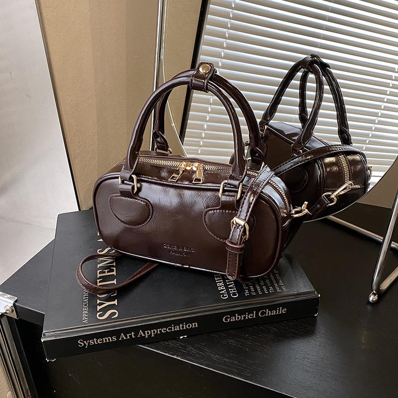 Tragbare Bowlingtasche Damen 2025 neue trendige Mode einfache Kissen-Tasche einzelne Schulter Umhängetasche trendy