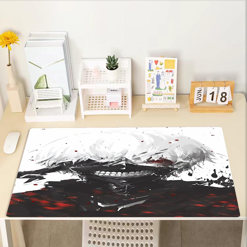 Tappetino per Mouse Tema Tokyo Ghoul, Base in Gomma Antiscivolo, Multifunzionale per Ufficio e Decorazione Domestica, Perfetto per Personalizzare lo Spazio di Lavoro.