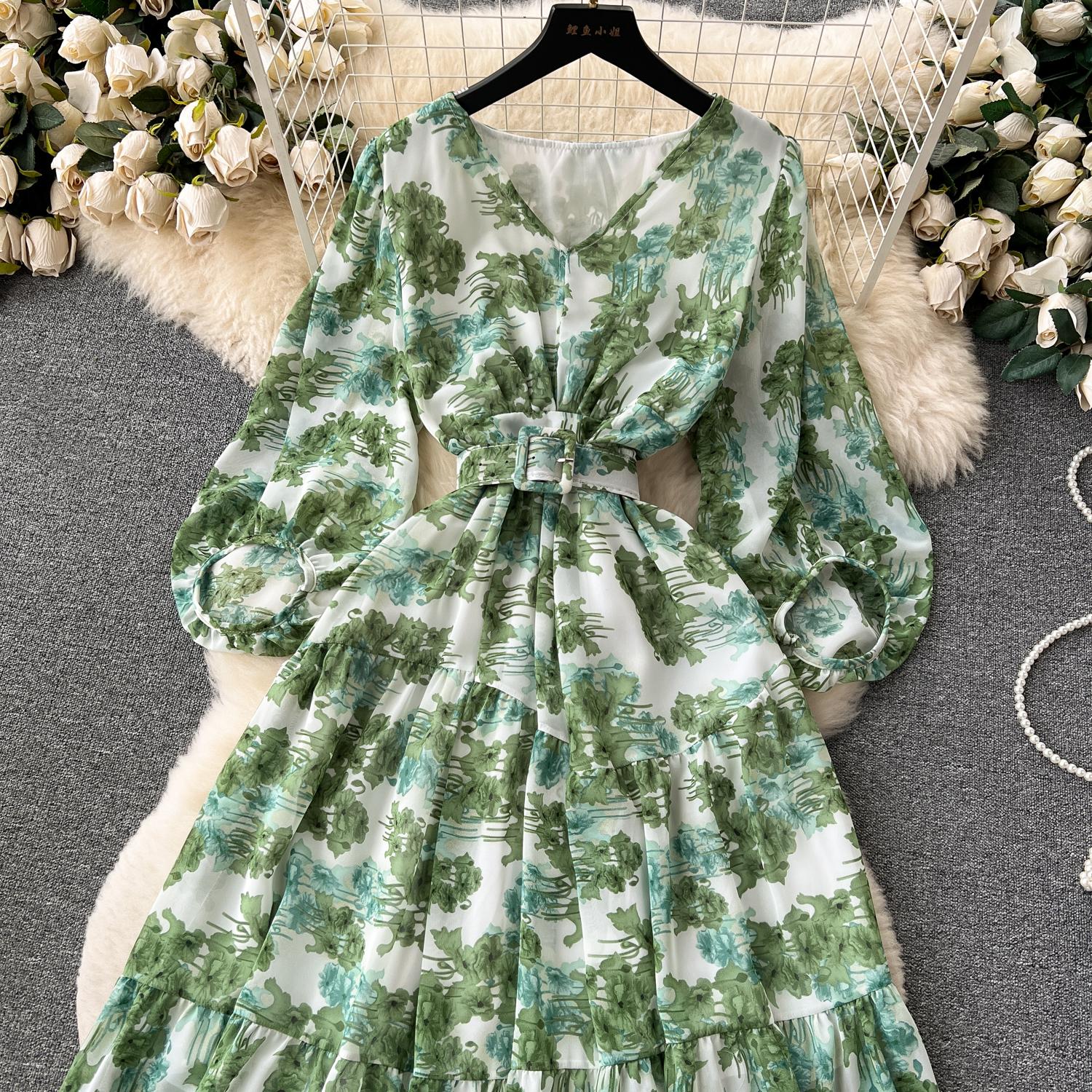 Осеннее винтажное женское платье миди с цветочным принтом — фото 20