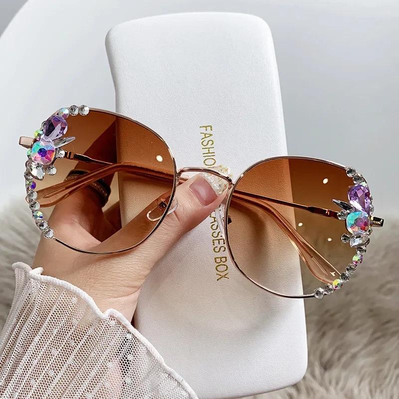 2025 Fashion Round Luxury Brand Sunglasses Women Bling Diamond Sun Glasses Vintage Shades Female Pink Eyewear Gafas De Sol
