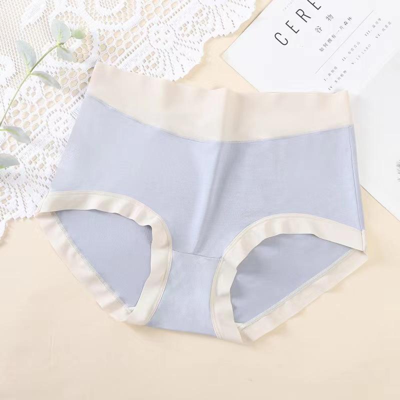 Medium High Waisted Women's Underwear Made of Seamless Silk Antibacterial Knickers Crotch Breathable Comfortable with A Naked Feel