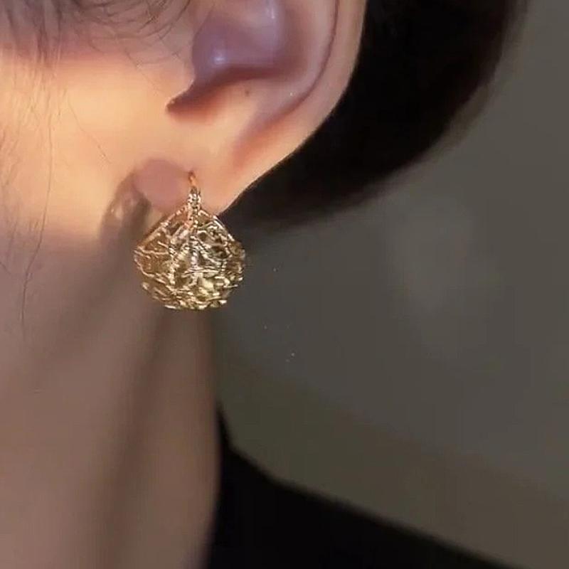 

CAOSHI Elegant Lady Chic Hoop Earrings with Hollow-out Design Gold Color Accessories for Anniversary Party Graceful Zircon Gift