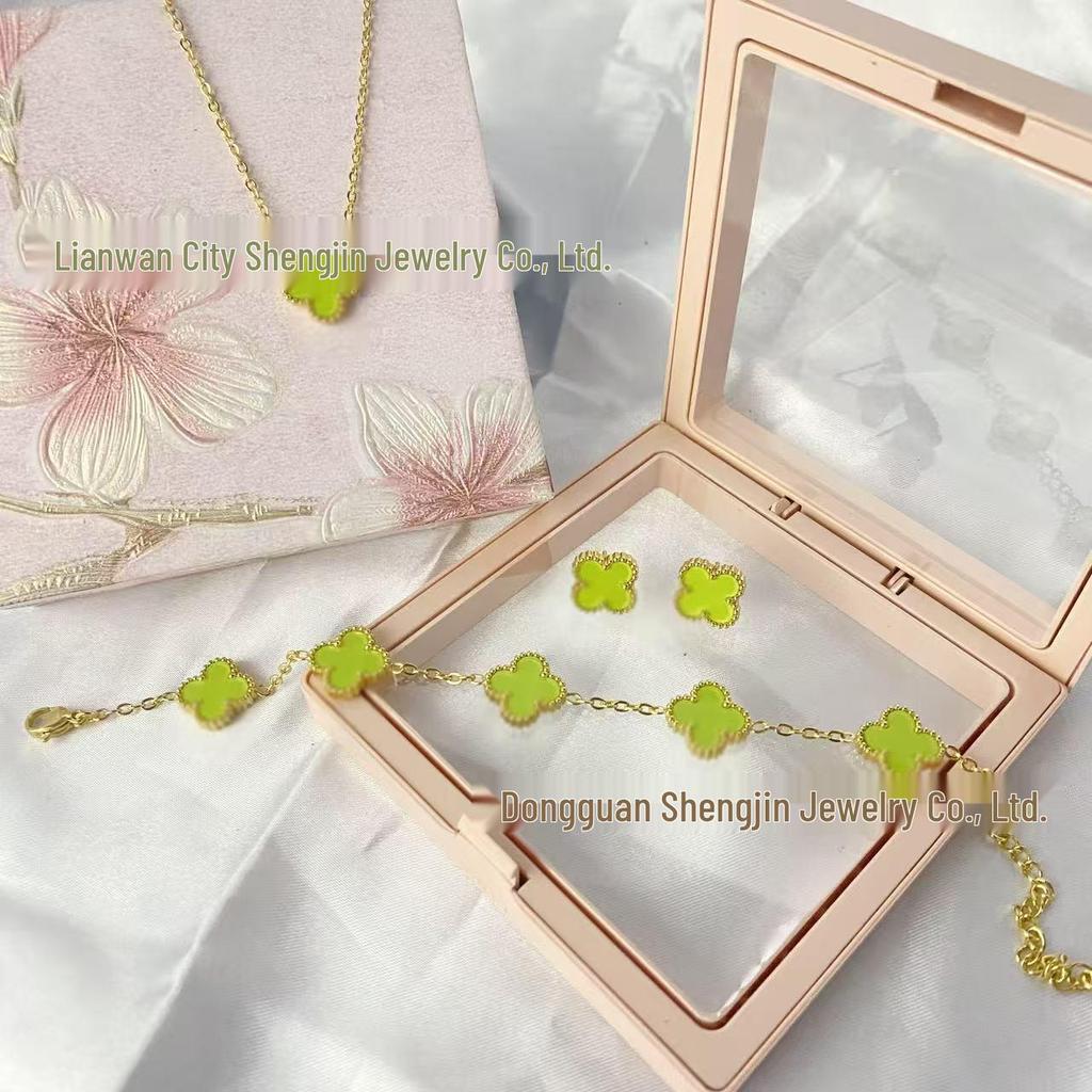 Double-Sided 18K Gold Mother-of-Pearl Four-Leaf Clover Necklace