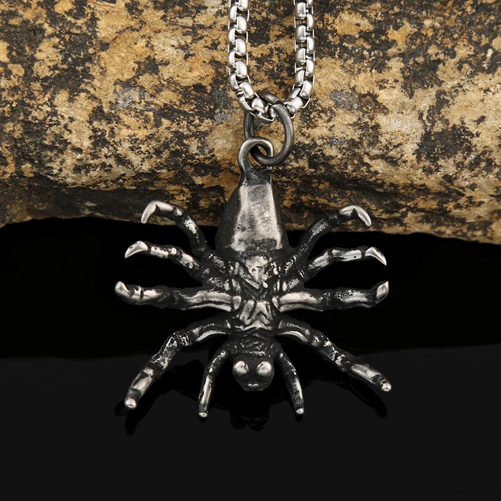 Fashion retro stainless steel spider texture pendant men's domineering personality popular jewelry titanium steel non-fading necklace