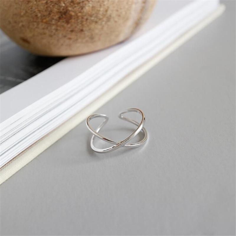 Neue Einfache Kreuz Persönlichkeit 925 Sterling Silber Schmuck Mode Drehen Unregelmäßige Geometrische Frauen Geschenk Öffnung Ringe SR419