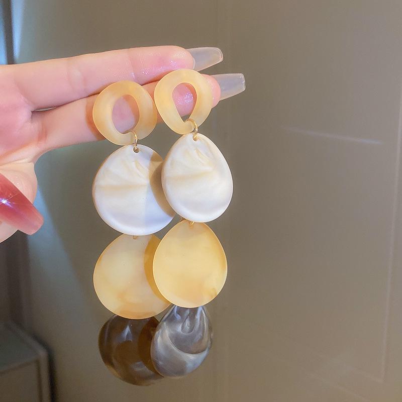 Gold-Plated U-Shaped Resin Ear Cuffs: Retro Y2K High-End Autumn & Winter Earrings