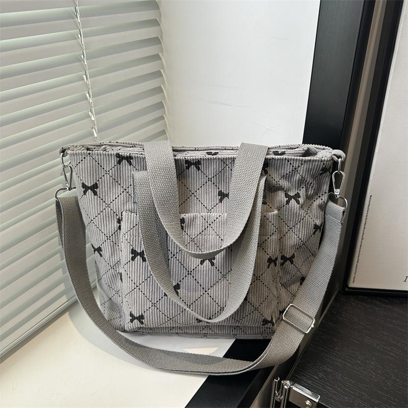

Summer new simple and fashionable portable tote bag popular fashion retro commuter shoulder messenger bag