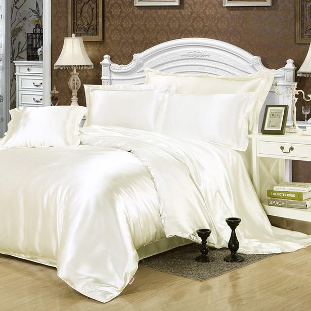 Pure Color Imitation Silk Bedding Set - Silky, Washable Four-Piece Sleep Set