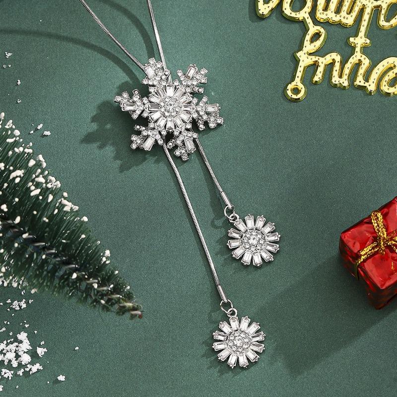 Christmas Fashion New Necklace Female Christmas Snowflake Diamond Pendant Christmas Alloy Zircon Necklace