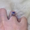 1 Karat blauer Moissanit Rose Manor Stil AU750 Ring mit farbigen Diamanten, Diamanttester-zertifiziert