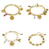 Schickes Multi-Charms-Armband Accessoire Handgefertigtes Armband Schmuckstück mit Blumen- und Herzakzent für Modefans