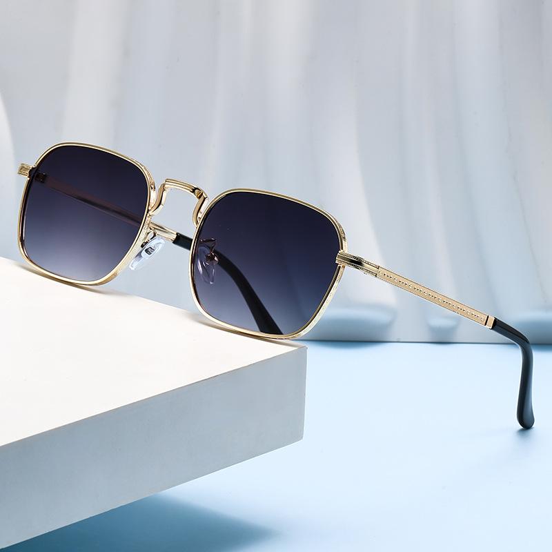 

Vintage Square Sunglasses Men Metal Small Rectangle Gradient Luxury Shades Trendy Retro Brand Designer Outdoor Metal Sun Glasses 1PC
