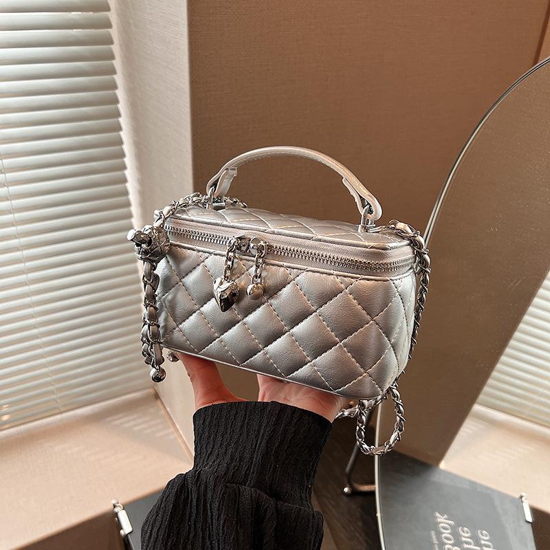 Premium Diamond Portable Chain Bag 2025 Spring and Summer New Versatile Simple Small Square Bag Shoulder Messenger Bag