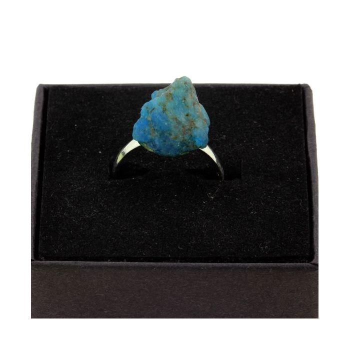 Pierres et Minéraux. Bague Apatite bleu neon brut plaqué argent. 13.76 ct. Taille réglable.