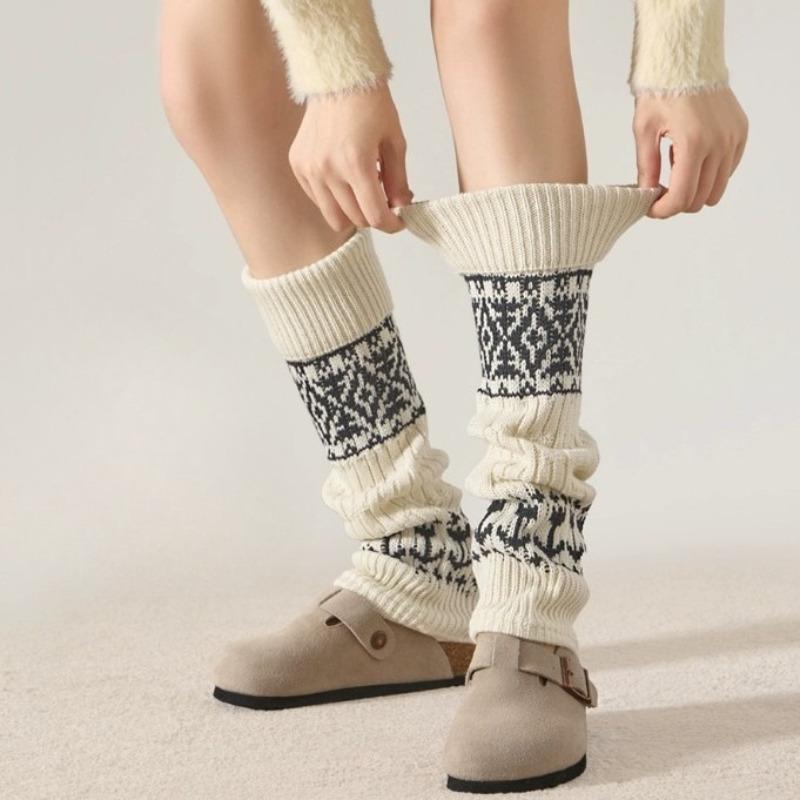 Autumn and Winter Retro Warm Socks, Slimming Thick-needle Calf Socks, Leggings, Snow Boots and Piles of Socks