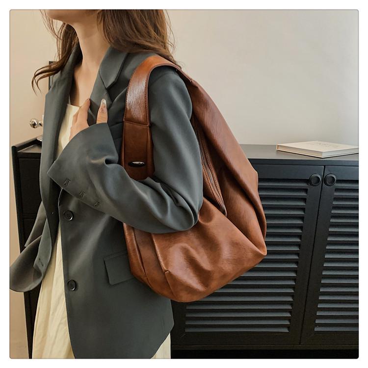 Trendy Large Capacity Women's Fashion Tote - Casual Single Compartment Underarm Bag