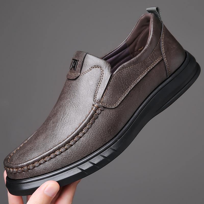 Fashion Spring Autumn New Designer Loafers Men Fashion Causal Solid Color New Designer Soft Cow Leather Men's Dress Shoes