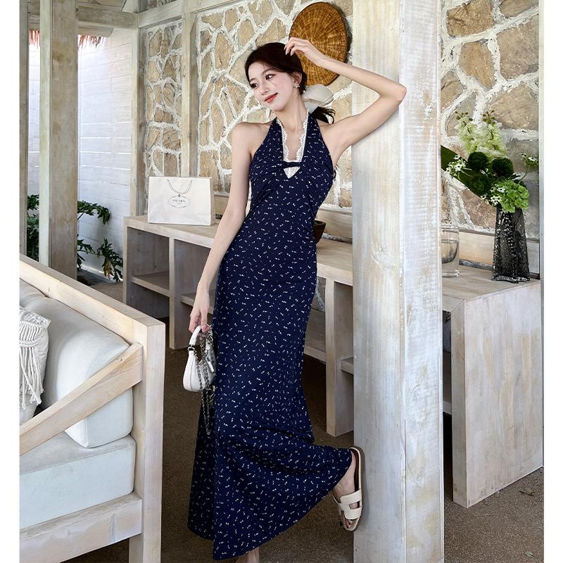 Korean version of the new French lace neck V-neck floral dress women's summer waist design holiday long skirt