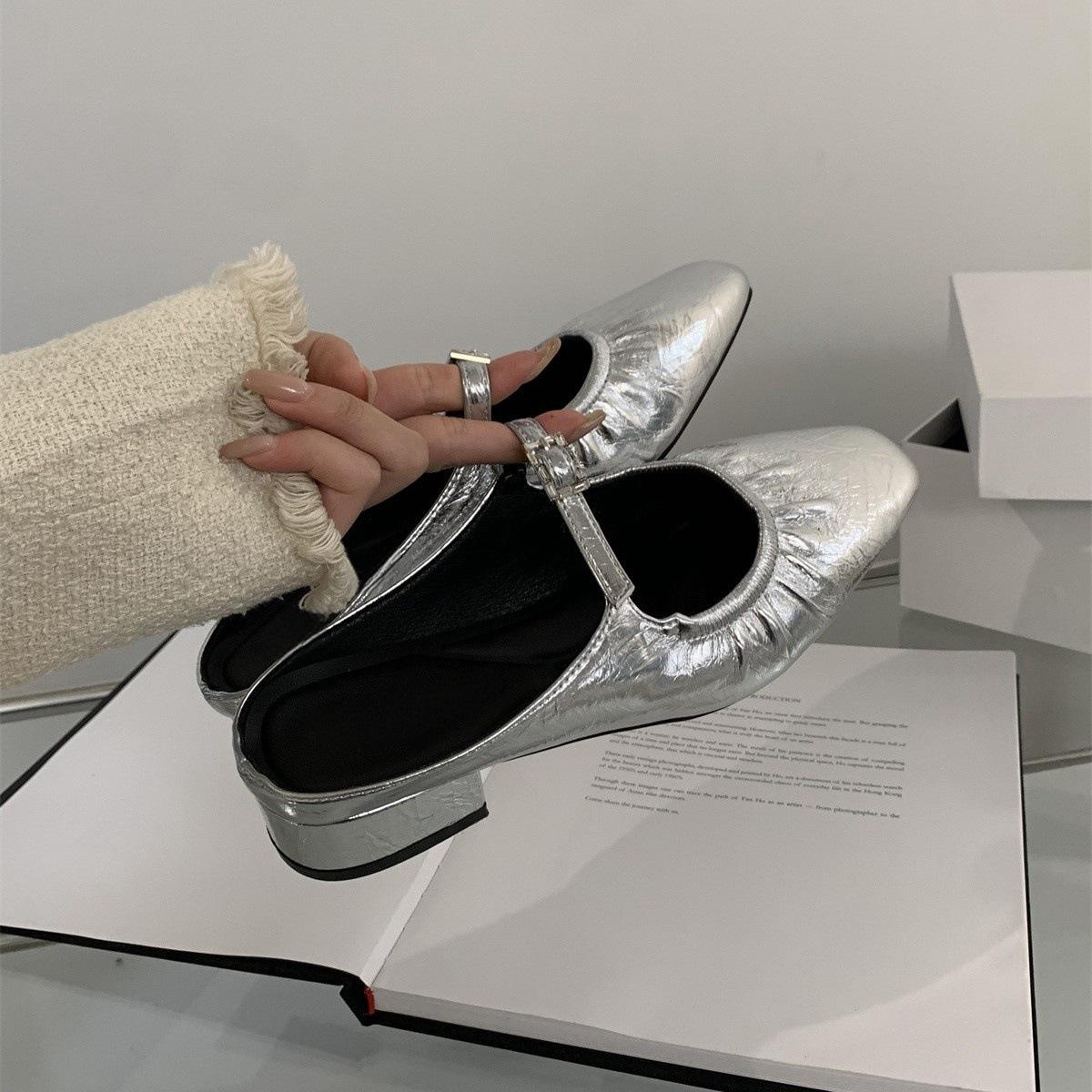 

Мягкая кожаная сумка голова полутапочки женские летние для улицы темперамент фея вечерний бриз для поездок на работу серебристые одинарные туфли женские сандалии на толстом каблуке 40 серебряный