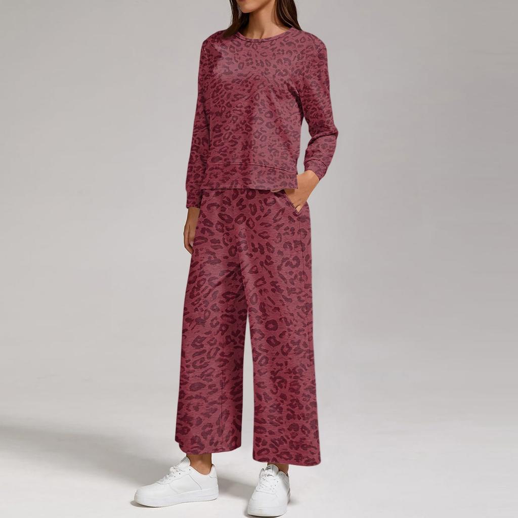 Women's Casual Loose Fit Two Piece Sweatshirt and Pants Set with Round Neck, Printed Design and Split Hem