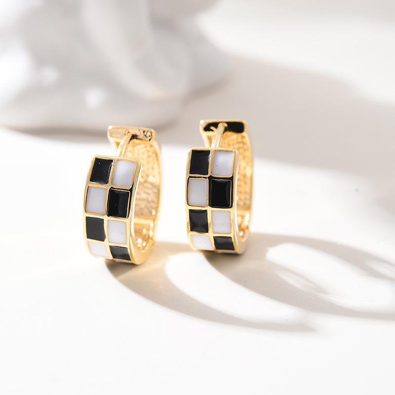 2023 Trendy Retro Black & White Chessboard Earrings