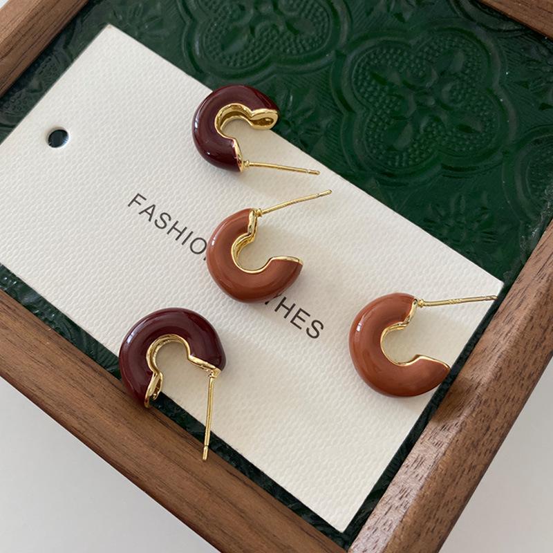 Angola Red C-Shaped Retro Minimalist Earrings with Drip Glaze