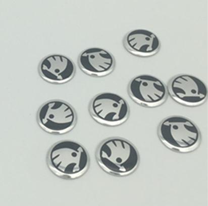 Vdrhn8 2pcs 5pcs 10pcs 14mm Pour boîtier de télécommande de clé de voiture Skoda Bouton de badge Logo de badge Pliage droit Télécommande Porte-clés Autocollant de remplacement