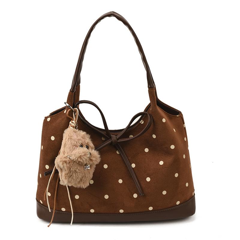 

Trendy Wave Point Large Capacity Tote Bag Winter New Commuter Shoulder Bag Trendy Versatile Underarm Bag with pendant