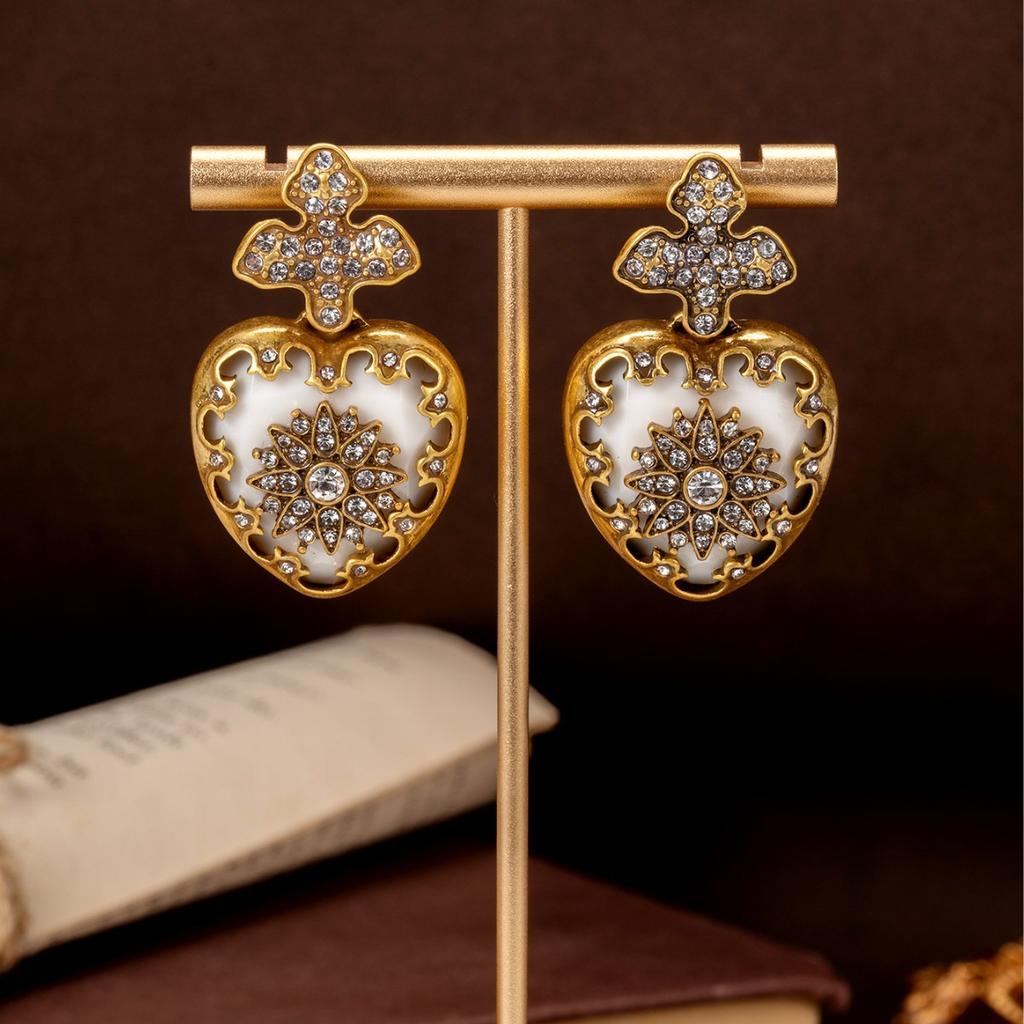 Court style medieval vintage enamel love necklace retro temperament sweater chain diamond-encrusted medieval love necklace