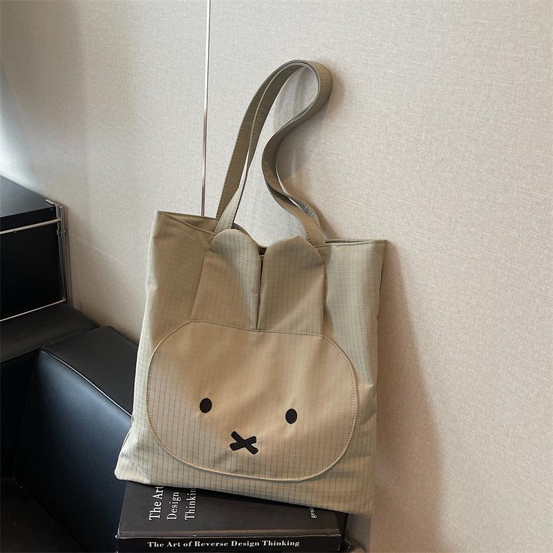 Lightweight cloth bag women's large-capacity new autumn and winter versatile cute shoulder bag college student class bag