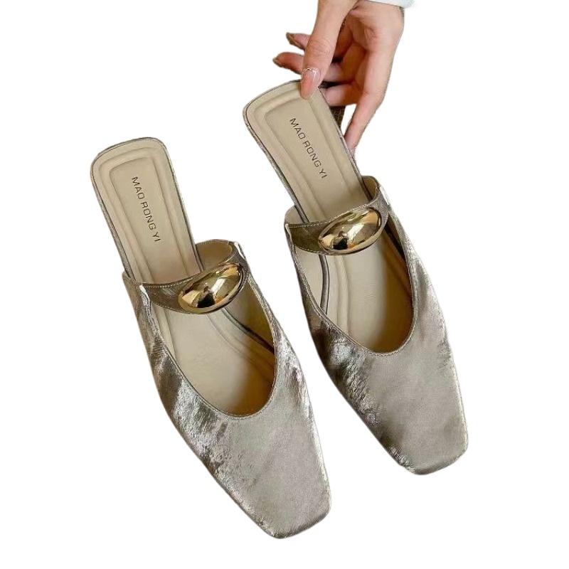 Fashion 2025 Summer New Closed Toe Women's Slippers Fashion Metal Decoration Square Toe Low Heel Sandals Classics Daily Dress Slippers