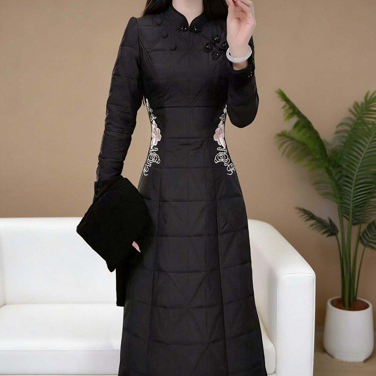 

Elegant Autumn/Winter 2025 Qipao Dress with Scarf Collar and Padded Skirt 5XL (recommended for 150-165 jin) чёрный
