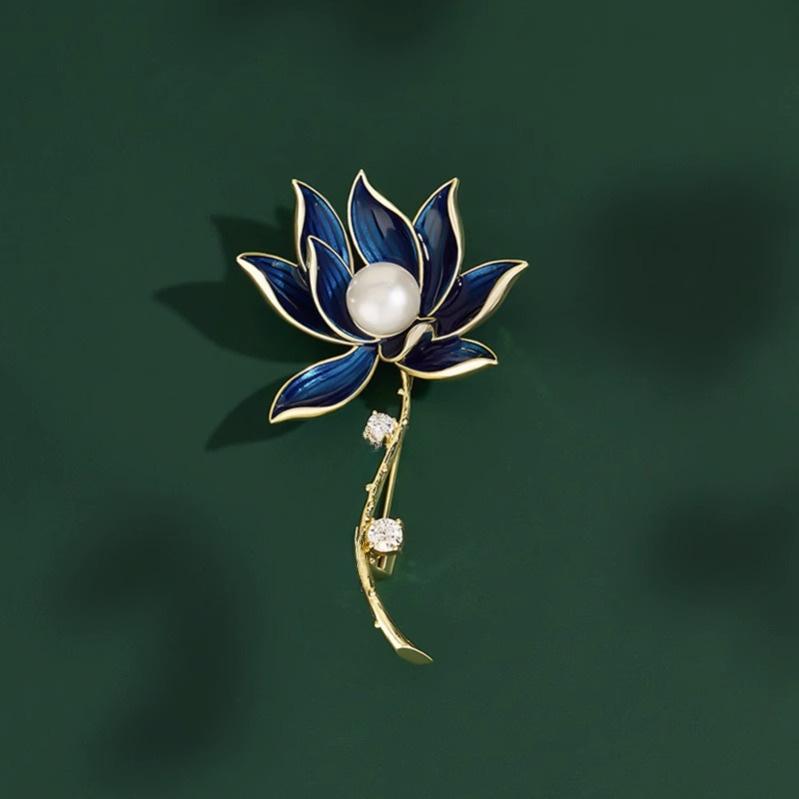 Broche Lotus Bleu Vintage: Épinglette élégante de style chinois pour costumes et manteaux pour femmes