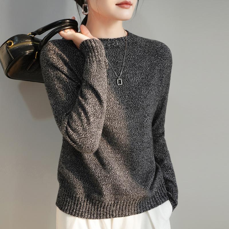 The New Round-neck Knitted Sweater of Spring and Autumn for Women Is Paired with A Loose Sweater As A Laid-back Base Layer