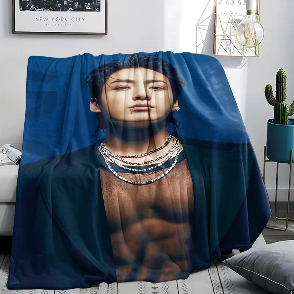 1pz Coperta in Flanella con Stampa di Jeon Jeongguk, Alta Qualità per Tutte le Stagioni, Decorazione per la Casa, Calore e Comfort, Perfetta per Regali di Natale
