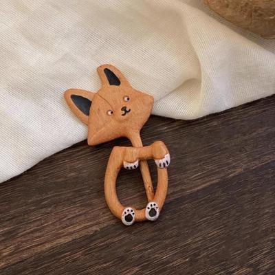 Cute Animal Sweater Pin Kangaroo Kitty Scarf Buckle Exquisite Wooden Brooch  Party