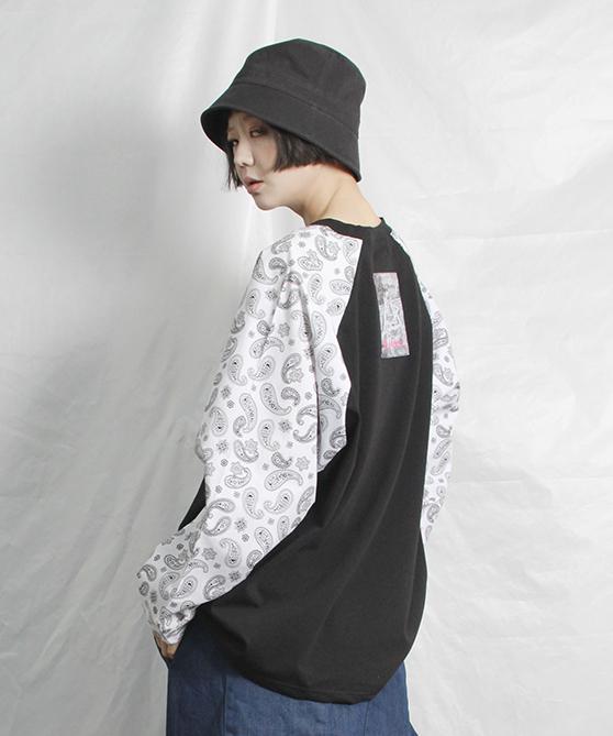 Deumakeu Paisley Raglan Sleeve Boxy Fit T-Shirt Black And White
