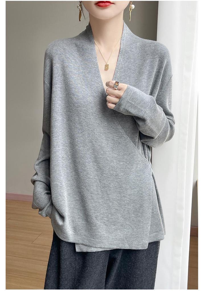 High-End V-Neck Knit Cardigan for Women - Soft, Loose, and Elegant Autumn/Winter Sweater Coat