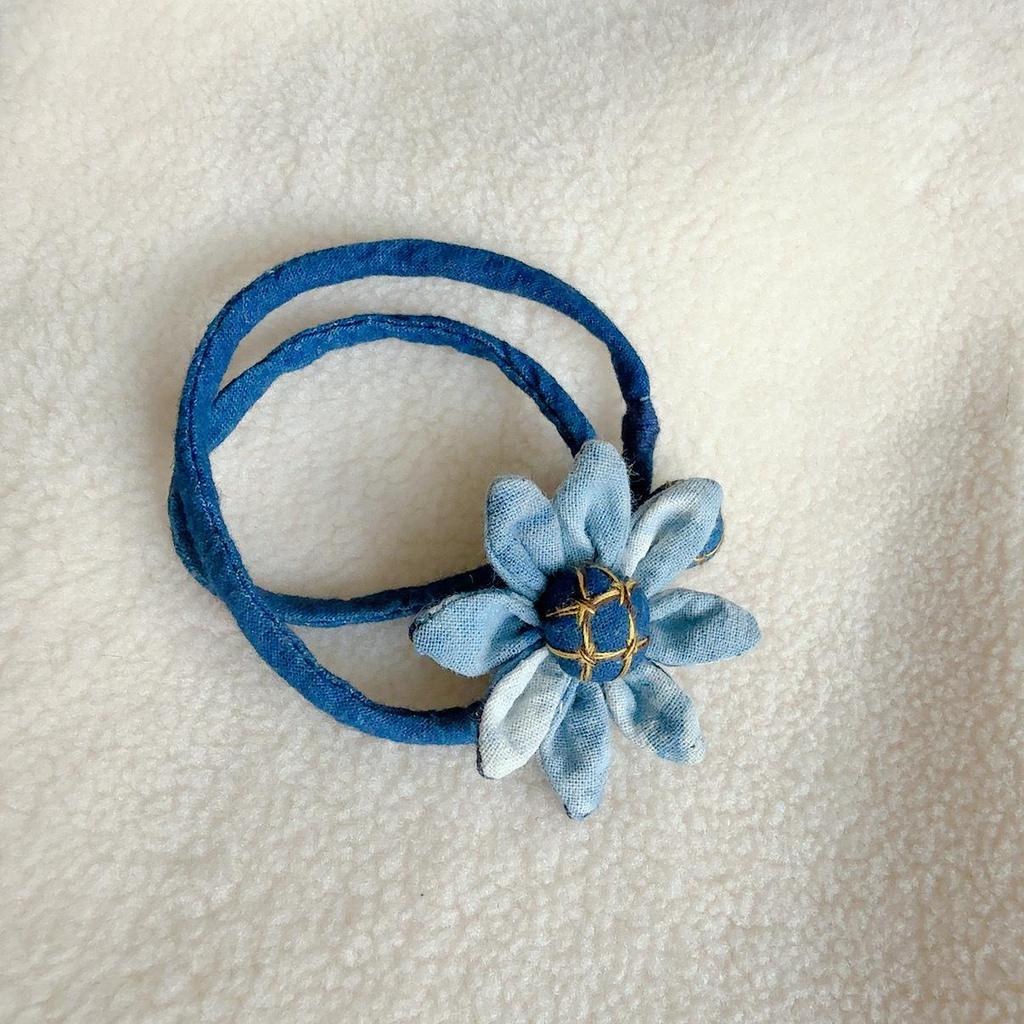 Dreieckstuch aus Seide im Retro-Stil – schmales Hals-Accessoire für Damen im Sommer