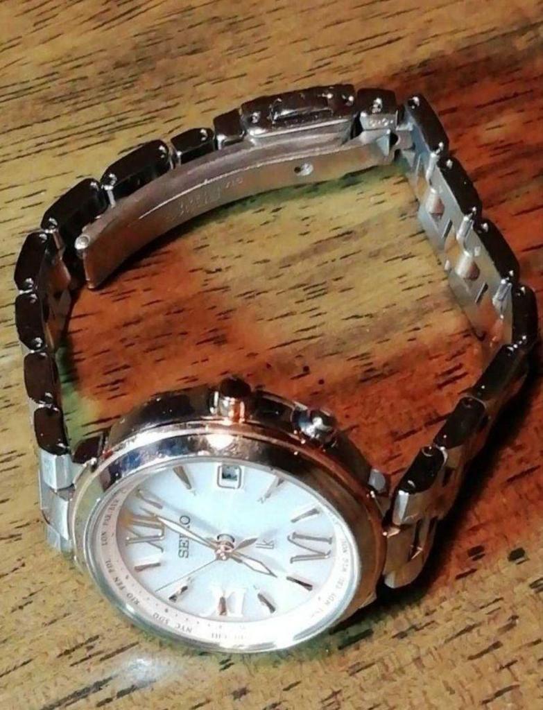 [USED] BB27 Seiko Lukia Radio-Controlled Solar Watch with Date Display and Anti-Magnetic Function, Sapphire Crystal