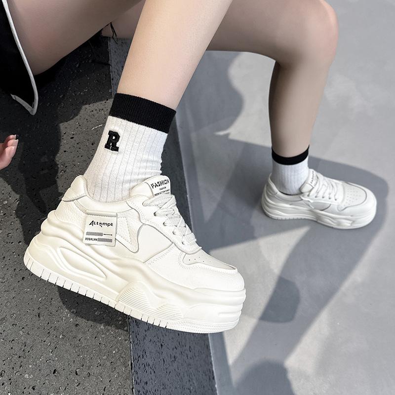 Leather women's casual shoes 2025 spring new thick-soled inner height increase white shoes thick baseplate shoes sports shoes