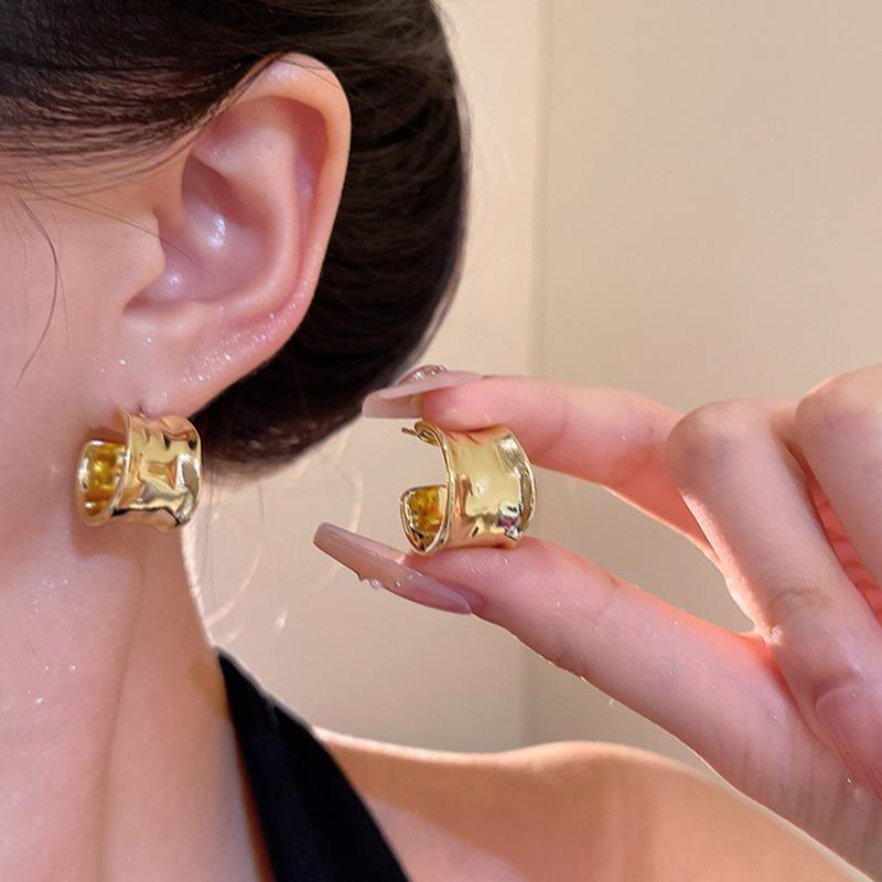 Kalter Wind unregelmäßig C-förmige Ohrstecker Damen einfacher Design-Ohrringe Pendler-Ohrringe