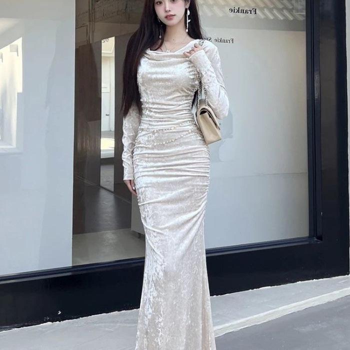 2025 Autumn/Winter Elegant Velvet Fishtail Dress with Pleated Swing Collar and Long Sleeves