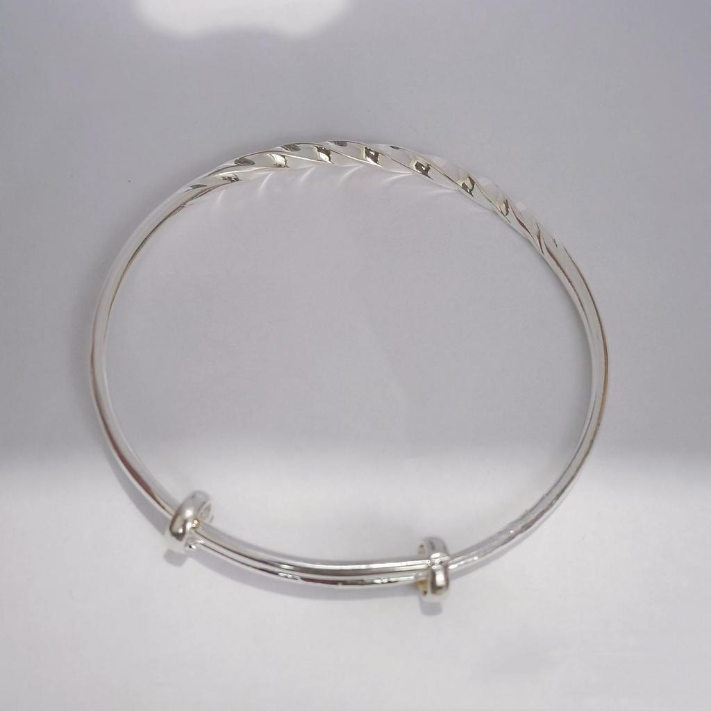 Brățară Damă Val 2025 Push-Pull: Accesoriu de modă high-end elegant și versatil