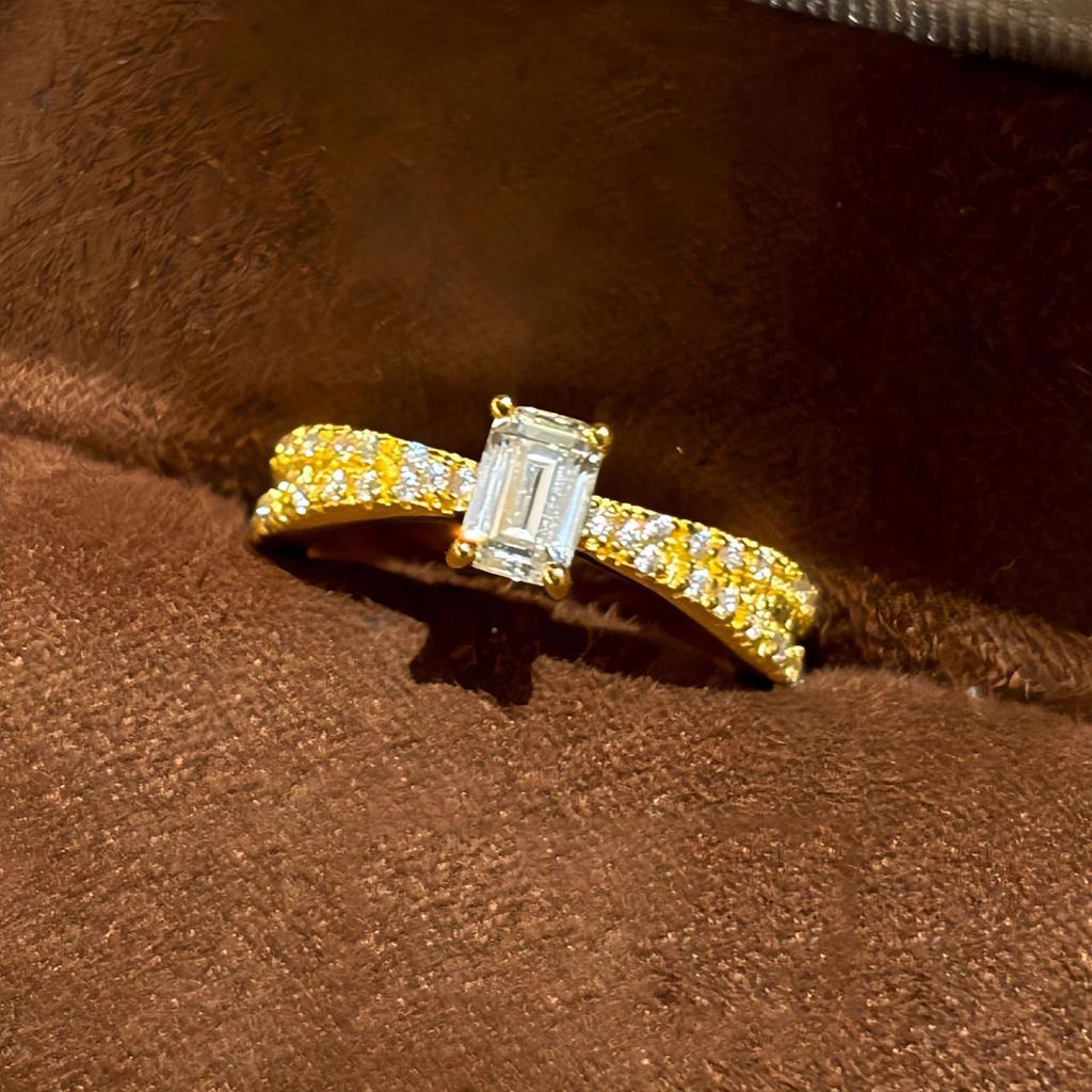 Fashion Light Luxury Romantic Star Small Rock Sugar Ring Daily Bright Galaxy Princess Square Micro Diamond Ring Female