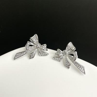 Brincos de Tarraxa Laço Tendência Luxo Leve Alto Padrão Estilo Frio Brincos de Moda Brincos com Design Exclusivo Mulheres