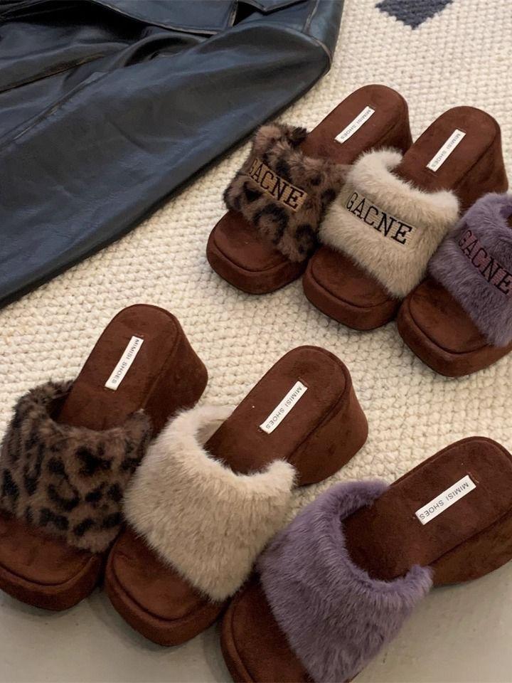 French retro leopard print wedge heel fluffy slippers women's outer wear 2025 autumn and winter fairy evening wind heightened cotton slippers