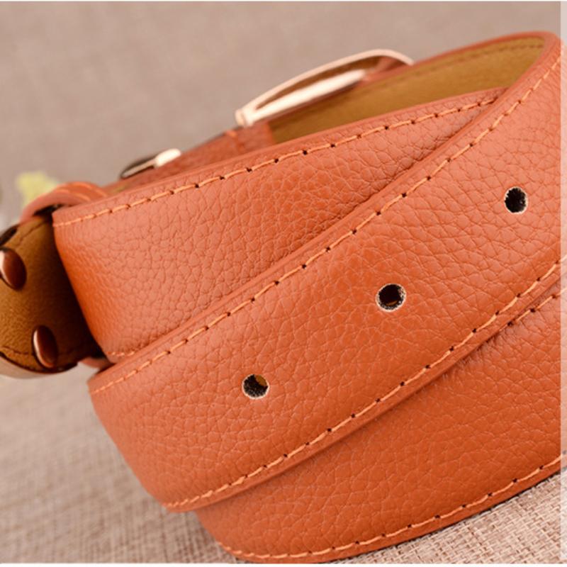 Dame PU-skinnbelter med gullspenne Mote skinn midjebelte Elegante damebelter for jeans, kjole og fritidsklær