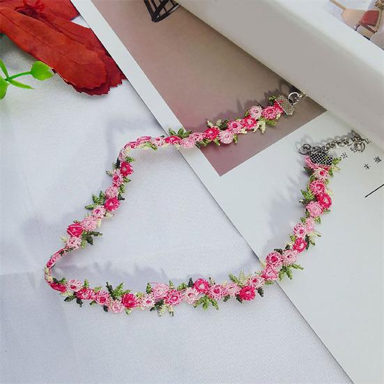 Embroidered Flower Choker Women Vintage Boho Floral Necklace Adjustable Daisy Rose Embroidery Choker for Dating Party Holiday